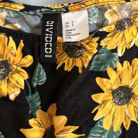 Sunflower crop tank top - Picture 4 of 4